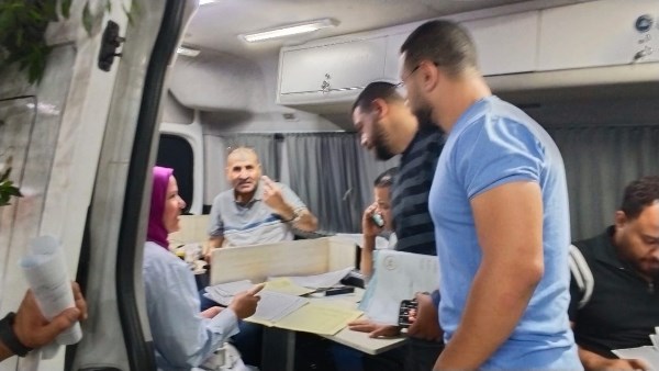 سكرتير عام محافظة قنا: المركز التكنولوجي المتنقل يجوب المراكز لتيسير الخدمات وتسريع وتيرة العمل