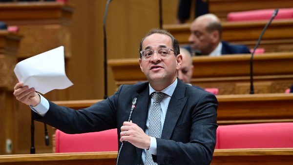 وزير المالية 
