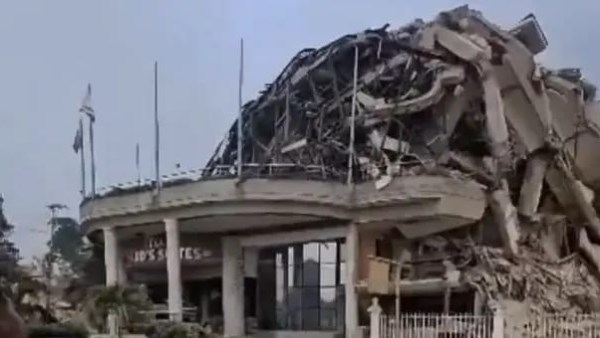 انهيار فندق بسبب زلزال فنزويلا