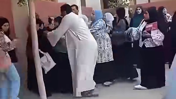 الاعتداء على معلمة
