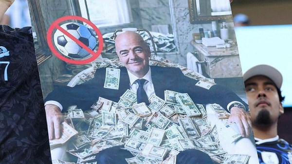  صحيفة إسرائيلية تشن هجوما على ترامب بسبب كأس العالم