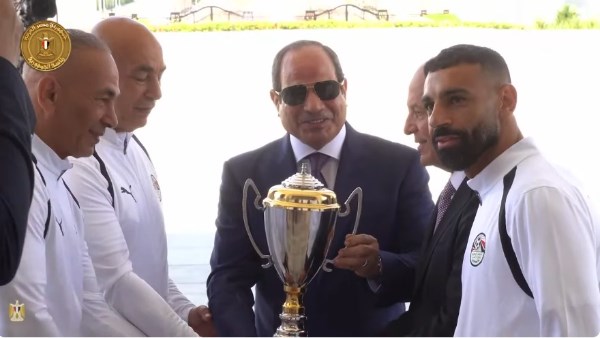 الرئيس السيسي يكرم منتخب مصر