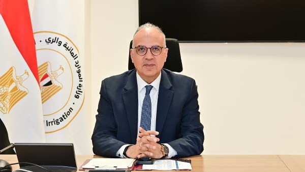  وزير الموارد المائية والري