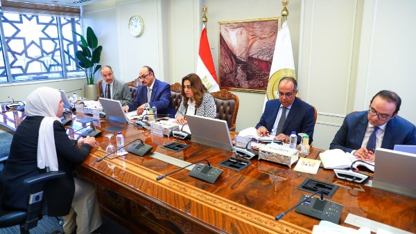 لجنة الوظائف القيادية والإدارة الإشرافية