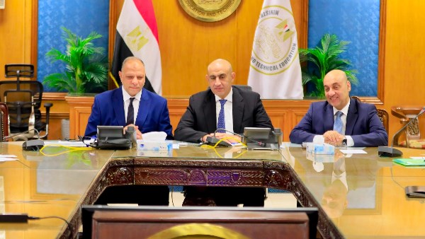  وزير التربية والتعليم 