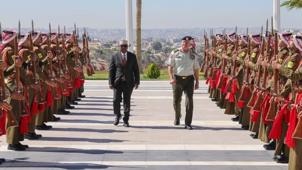 وزير الدفاع الصومالي ورئيس الأركان الأردني