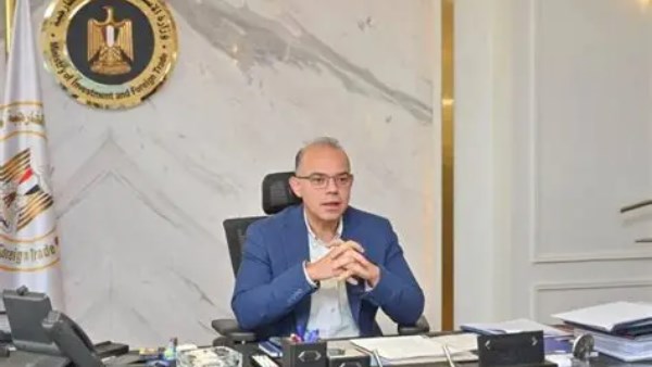 وزير الاستثمار والتجارة الخارجية الدكتور محمد فريد صالح