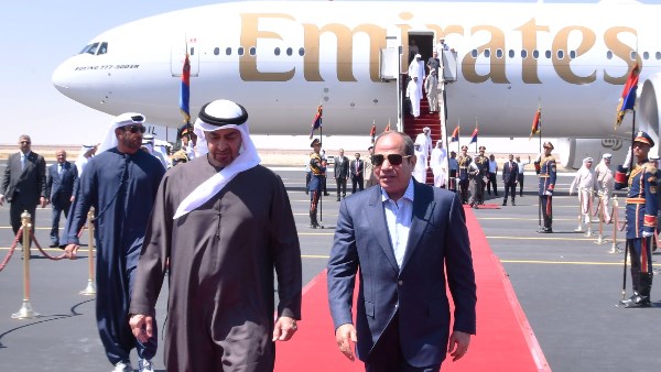  الرئيس عبد الفتاح السيسي خلال استقباله رئيس الإمارات