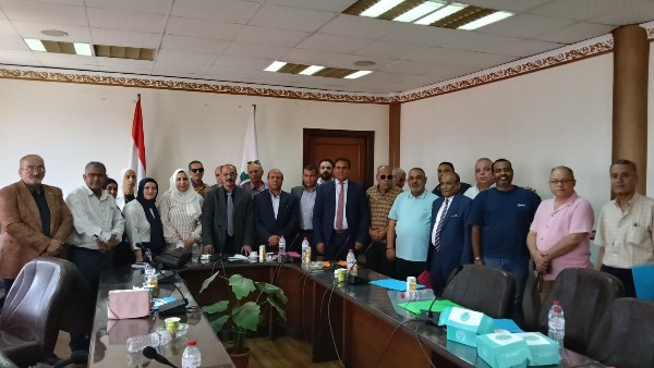 بحث حماية العمال من تحديات التكنولوجيا