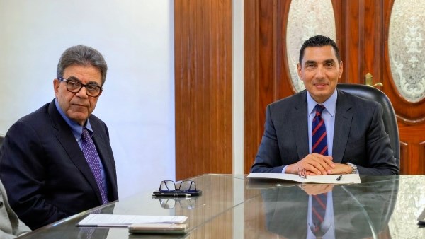 وزير الشباب ونقيب الأطباء البيطريين 