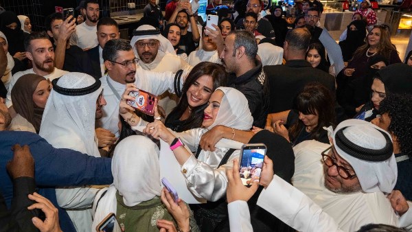 ياسمين عبد العزيز 