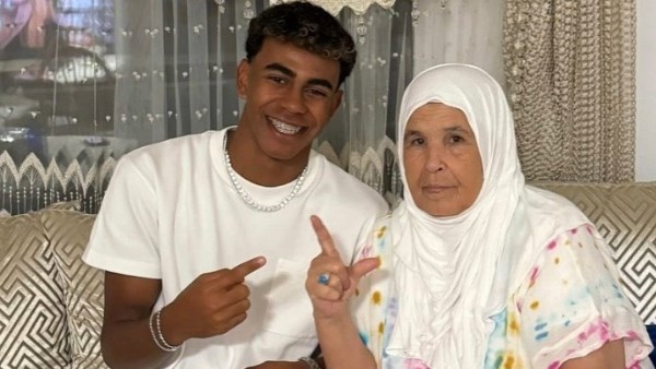 لامين يامال وجدته
