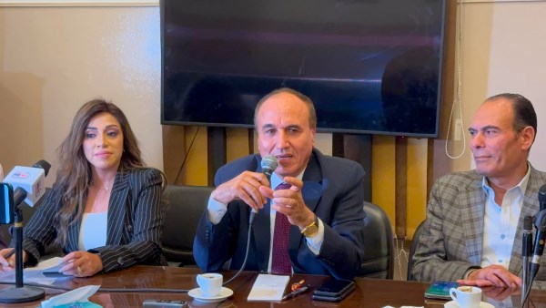 الكاتب الصحفى عبد المحسن سلامة