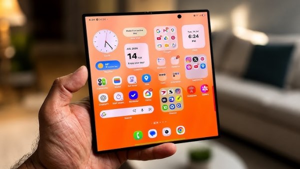 تسريب صور حية لهاتفي سامسونج Galaxy Z Fold 8 وFlip 8 قبل الإطلاق الرسمي تسريب صور حية لهاتفي سامسونج Galaxy Z Fold 8 وFlip 8 قبل الإطلاق الرسمي