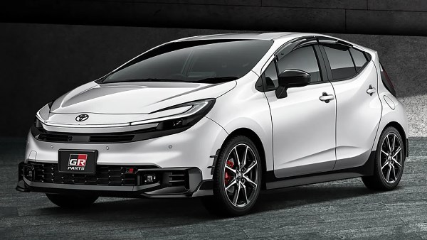 تويوتا Aqua GR Sport موديل 2026