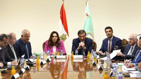 اجتماع تنسيقي لوزراء الزراعة والتنمية المحلية والبيئة والصناعة لمتابعة مبادرة "القرية المنتجة"