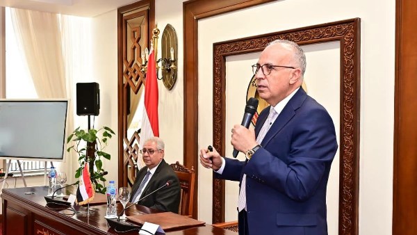 وزير الري