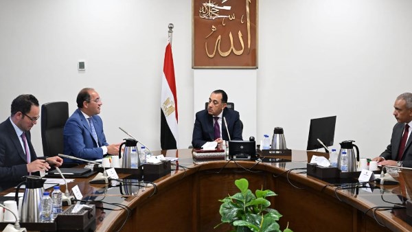 رئيس الوزراء يتابع مع وزير المالية عددا من ملفات العمل