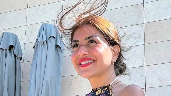 منة فضالى تثير الجدل بفستان قصير