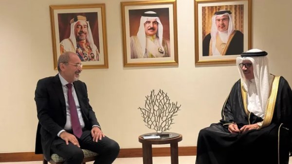 وزير الخارجية الأردني ونظيره البحريني في لقاء سابق