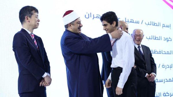 وكيل الأزهر يكرم الطلاب الأوائل في المنصة اليابانية