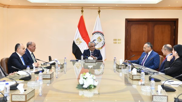 الإنتاج الحربي وIntel يبحثان شراكة استراتيجية لتوطين تكنولوجيا الذكاء الاصطناعي في مصر