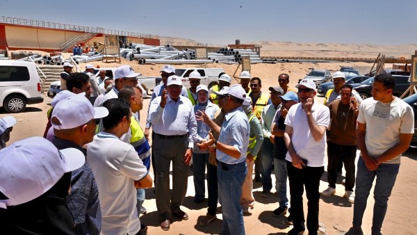 رئيس الهيئة العربية للتصنيع يتفقد مشروعات "حياة كريمة 1" بأسيوط 