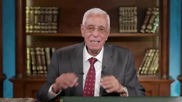 الدكتور حسام موافي، أستاذ الحالات الحرجة بكلية طب قصر العيني