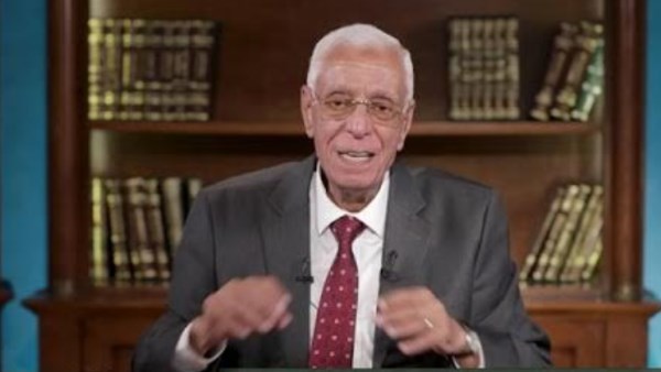 الدكتور حسام موافي، أستاذ الحالات الحرجة بكلية طب قصر العيني