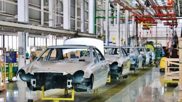 السيارات المصرية تنطلق للتصدير|3 شركات تستهدف 100 ألف سيارة سنويا بحلول 2030