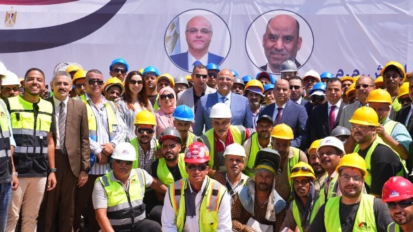 وزير العمل ومحافظ الإسكندرية وسط العمالة غير المنتظمة