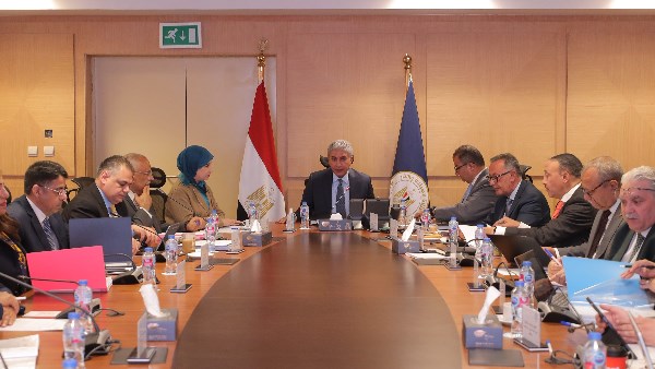 وزير السياحة والآثار 