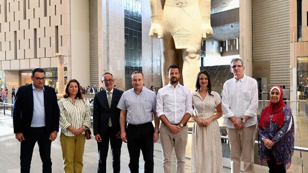 رئيس جمهورية الجبل الأسود يزور المتحف المصري الكبير 