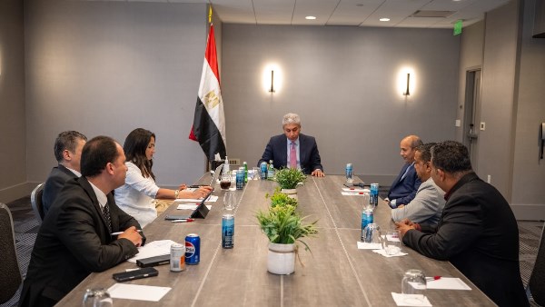 وزير السياحة والآثار 