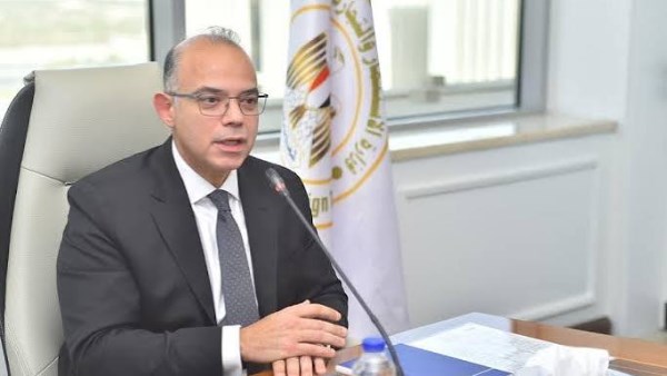  وزير الاستثمار والتجارة الخارجية الدكتور محمد فريد، 