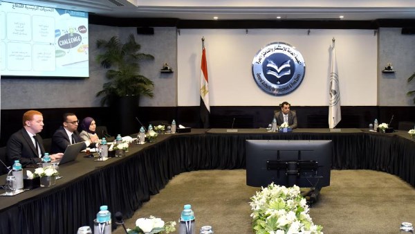 حاتم النواوي، الرئيس التنفيذي لصندوق تنمية الصادرات خلال الاجتماع 