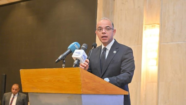 الدكتور محمد فريد وزير الاستثمار والتجارة الخارجية 