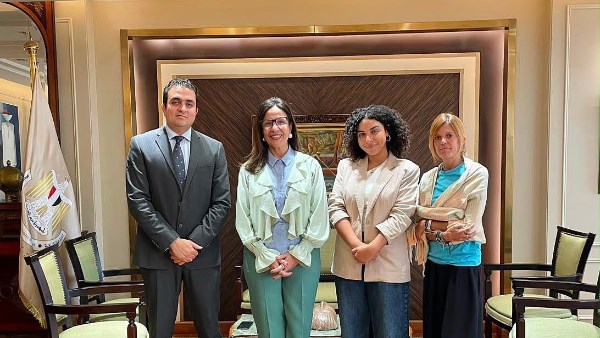 وزيرة الثقافة 
