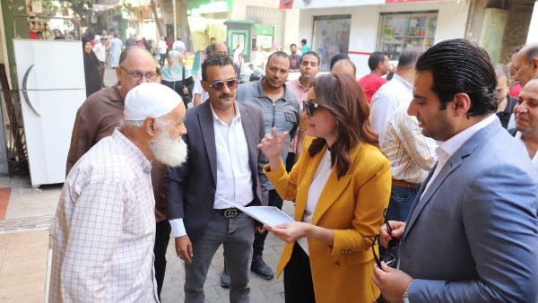 محافظة الجيزة تنفذ حملة توعية بإجراءات ترخيص المحال العامة بنطاق حي جنوب محافظة الجيزة تنفذ حملة توعية بإجراءات ترخيص المحال العامة بنطاق حي جنوب