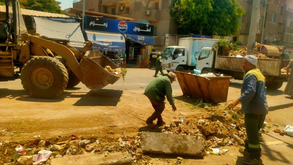 رفع مخلفات الرتش بشارع ترعة المنصورية في الهرم
