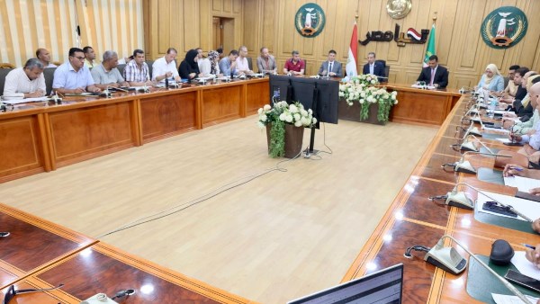 محافظ المنوفية مع رؤساء المدن 