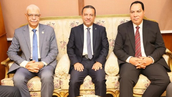 محافظ المنوفية مع المدير الأمن الجديد 