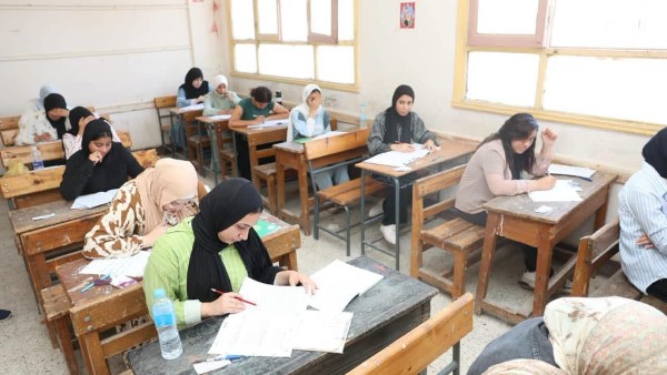 طلاب الثانوية العامة 