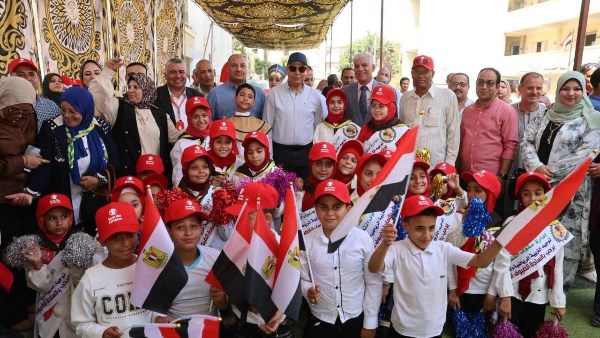 محافظ المنيا خلال الاحتفال 