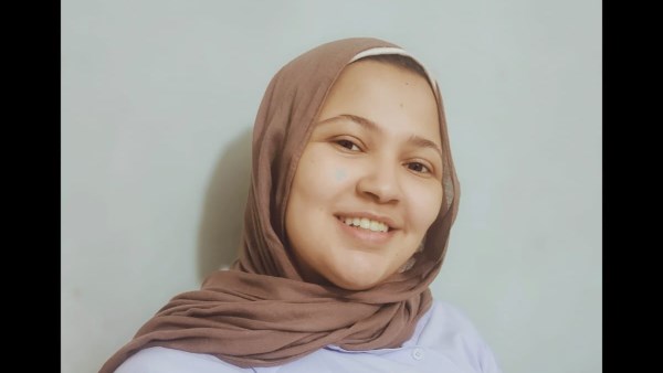 عالية هشام ابنة سوهاج