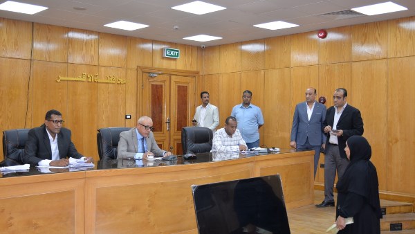 محافظ الأقصر يبحث عشرات  الشكاوى خلال لقاء اليوم المفتوح