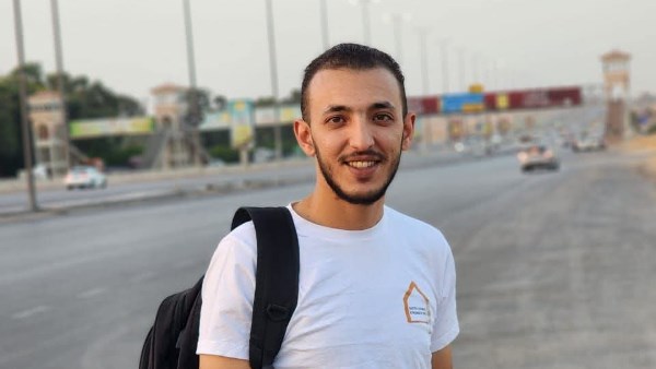 لم يمهله القدر ساعات.. شاب يفارق الحياة صعقا بالكهرباء قبل أن يبدأ أول يوم عمل بالأقصر