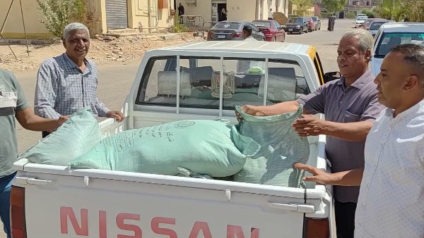قبل تهريبه للسوق السوداء.. تموين الأقصر يضبط نصف طن دقيق بلدي مدعم داخل طاحونة غلال بغرب المحافظة