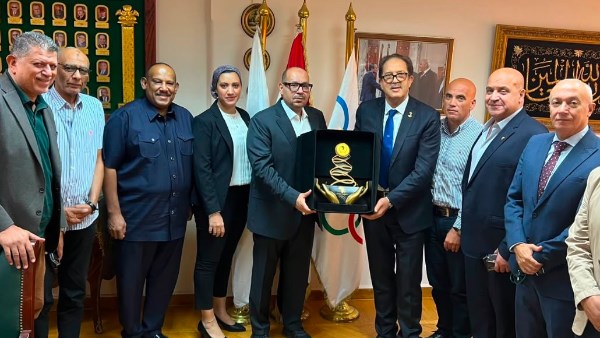 إدريس يستقبل براف.