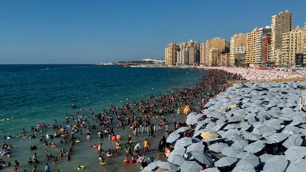 صورة من شواطئ الإسكندرية